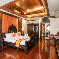 Lanna Deluxe Suite King Bed with Spa Bath   
