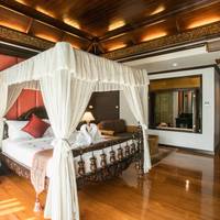 Lanna Junior Suite King Bed with Spa Bath