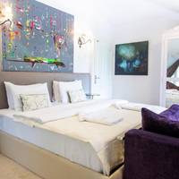 Honeymoon Suite