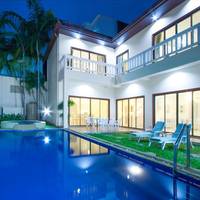 Five-Bedroom Villa with Spa Bath and Private Pool
