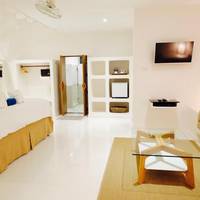 Suite with Garden View