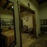 Deluxe Stone Room