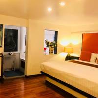 King Room with Spa Bath
