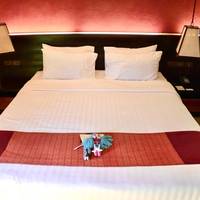 Honeymoon Suite