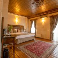 Deluxe Suite with Spa Bath