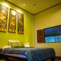 Green Queen Room