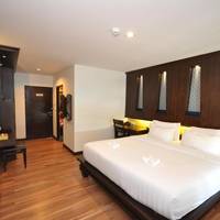 Superior Double or Twin Room with Partial Sea View