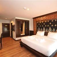 Deluxe Double Room with Partial Sea View