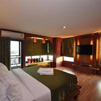 Suite with Partial Sea View