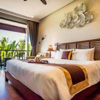One-Bedroom River Suite with King Bed