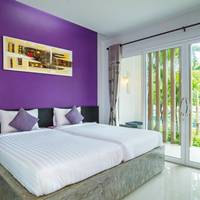 Deluxe Twin Pool View Room