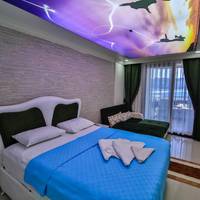 Deluxe Suite with Balcony and Barbecue
