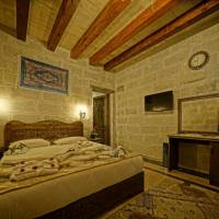 Deluxe Double Room (2 Adults + 1 Child)