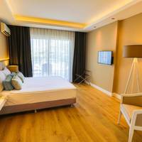  Standard Double or Twin Room with Partial Sea View