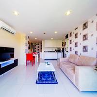 Deluxe One-Bedroom Apartment