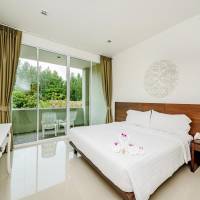 Deluxe Room with Pool View