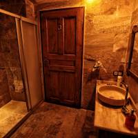 Triple Arch Room