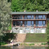 Three-Bedroom Room in Cottage