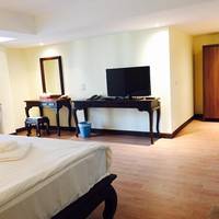 Deluxe L Corner Room