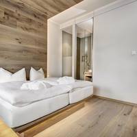 Deluxe Double Room with Balcony and Lake View