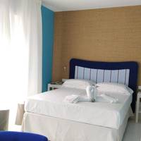 Suite with Lateral Sea View