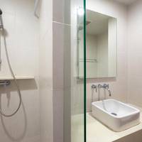 Two-Bedroom Apartment with Pool View (Free In-Room WiFi)