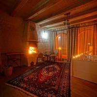 Deluxe Cave Suite with Balcony