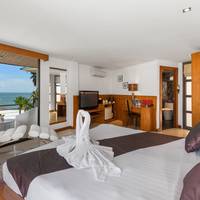 Front Deluxe Double Room - Second Floor