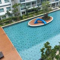 Apartment with Pool View 