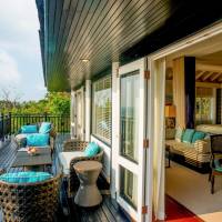 Club Ocean View Honeymoon Suite