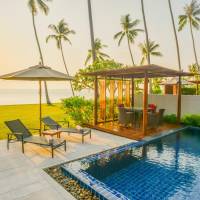 Club Beachfront Pool Villa