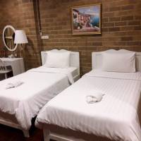 Honey Twin Room