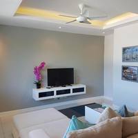 Three-Bedroom Apartment - Town House