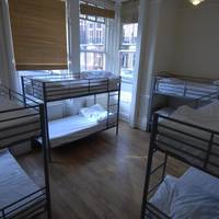 Bed in 6-Bed Dormitory Room with Ensuite