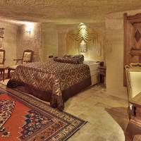 Deluxe Cave Suite