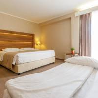 Family Room (2 Adults + 2 Children) with Balcony
