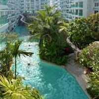 Apartment with Pool View 