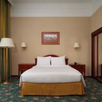 One-Bedroom Business Suite