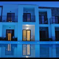 Deluxe Double or Twin Room with Pool Access
