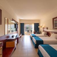 Standard Triple Room with Garden View