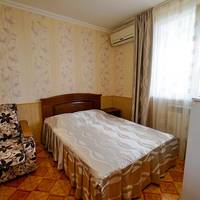 Трехместный