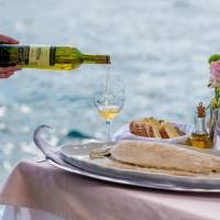 Special Offer - Double Room with Dinner+Welcome Drink and Boat Tour Included