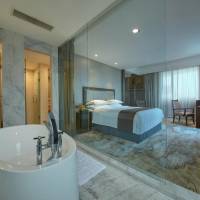 Manju Lake View  Suite