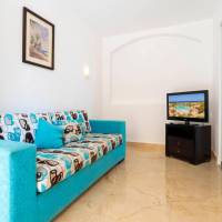 Family Room with Garden View