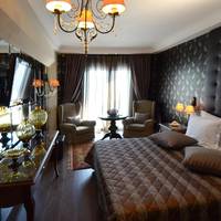 Junior Suite with Pool View