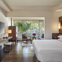 Club King Room with Lounge Access