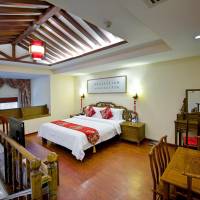 Loft Suite with Garden View