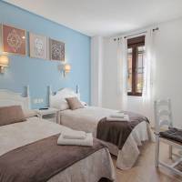 Triple Room with Private Bathroom ( 3 beds )