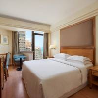 Classic, Guest room, 1 Queen, City view, Low floor, Balcony