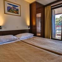 One-Bedroom Apartment with Park View (3 Adults)